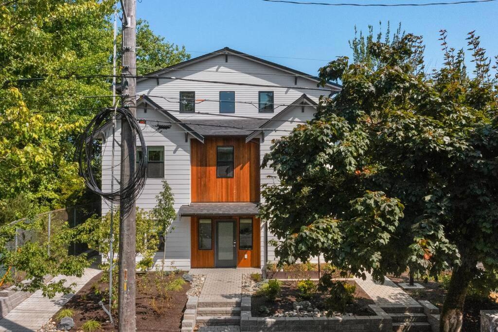 Dave'S Sweet Suite - 84 Walkscore Seattle Exterior photo